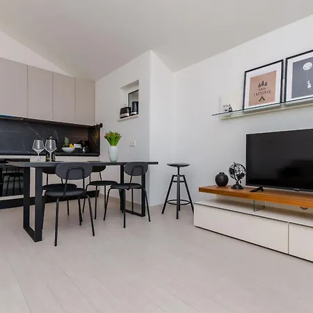 Apartments Kiwi Trogir Exterior photo