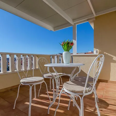 Apartments Kiwi Trogir Exterior photo