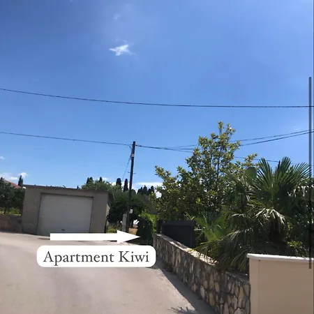 Apartments Kiwi Trogir Exterior photo