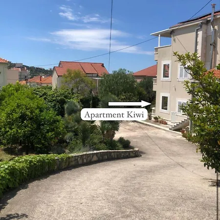 Apartments Kiwi Trogir Exterior photo